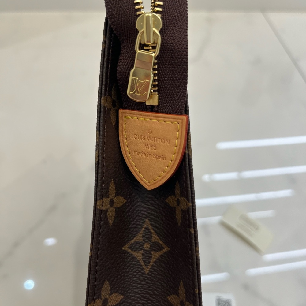 Louis Vuitton Monogram Canvas Poche Toilette - Picture 11 of 13